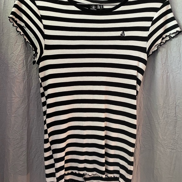 Volcom Striped Tee! - Picture 2 of 5